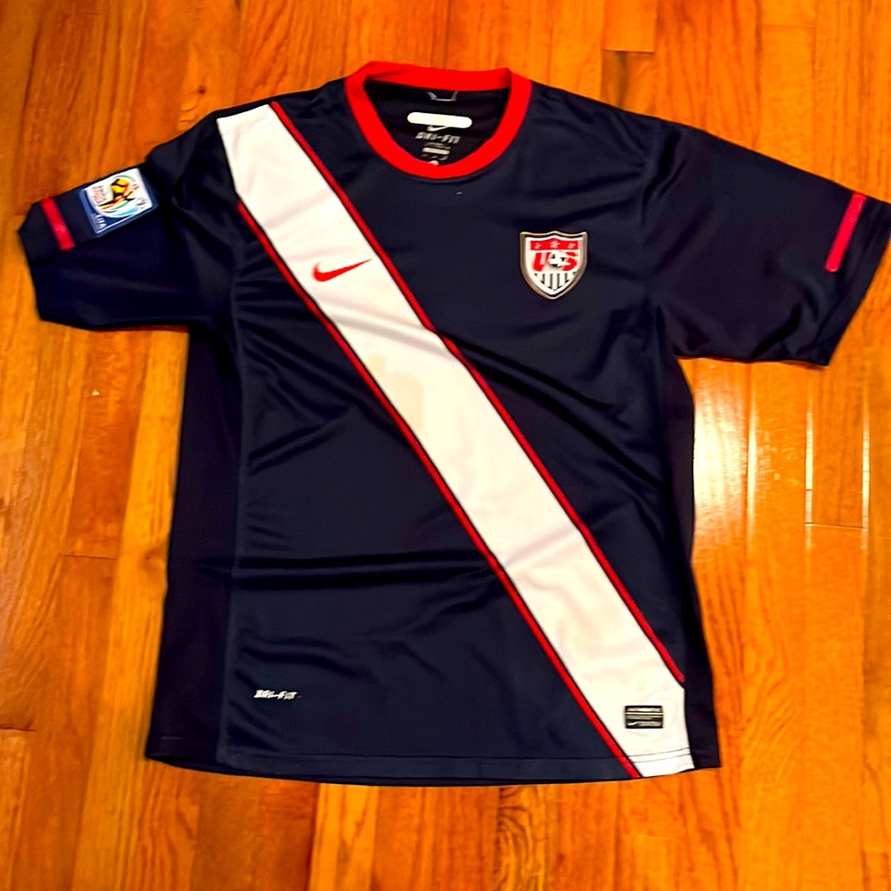 EXCELLENT CONDITION: Nike 2010 USMNT away World Cup jersey.